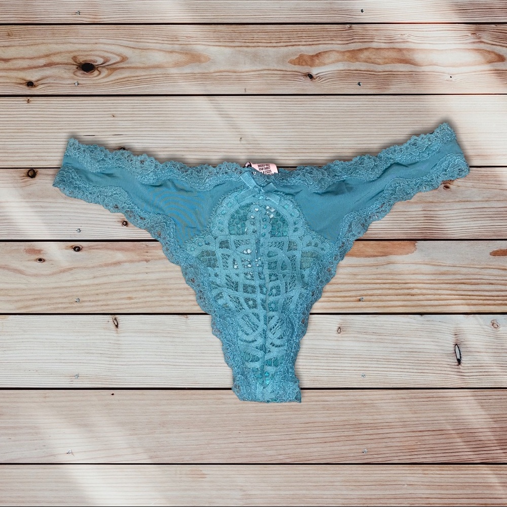 NWT Victoria’s Secret Dream Angels Thong